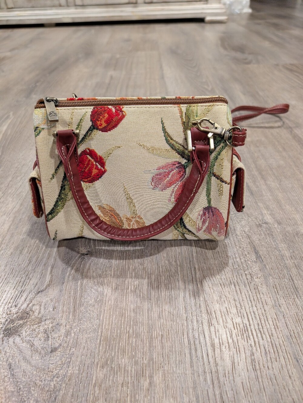 Signare Tapestry Red Tulip Floral Convertible Crossbody Satchel Duffle Mini Bag